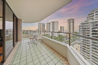 1910 Ala Moana Blvd, Unit 18A in Honolulu, HI - Foto de edificio - Building Photo