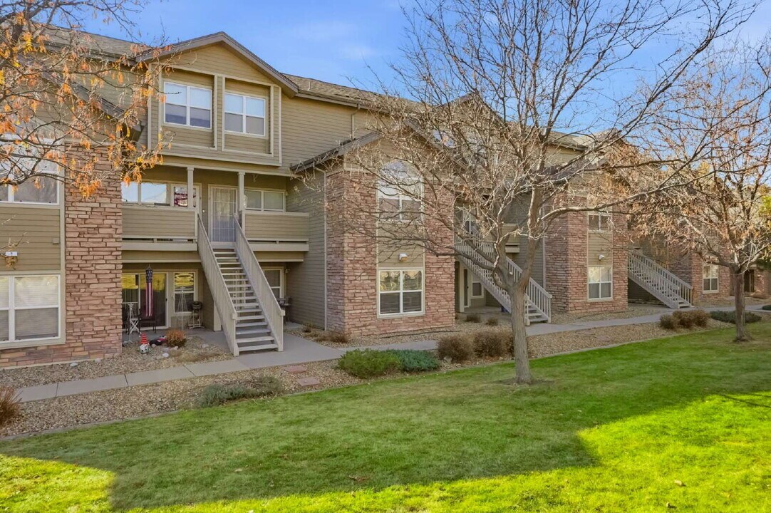 18425 E Flora Dr in Aurora, CO - Foto de edificio
