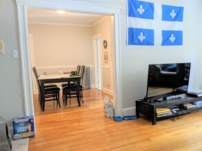 1 Gray St, Unit 3 in Cambridge, MA - Foto de edificio - Building Photo