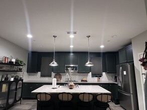 14865 Maple Ter in Panorama City, CA - Foto de edificio - Building Photo