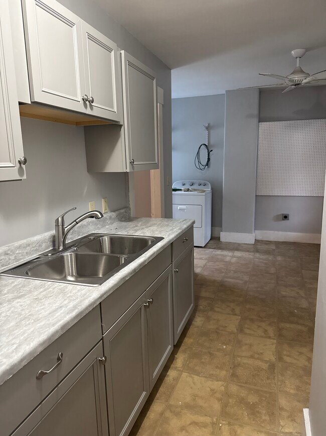 4 Park St, Unit Apt 2 in Barre, VT - Building Photo - Building Photo