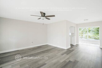 2925 NW 69th Ave in Sunrise, FL - Building Photo - Building Photo