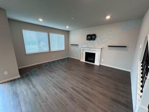 18611 Melissa Ave in Sandy, OR - Foto de edificio - Building Photo