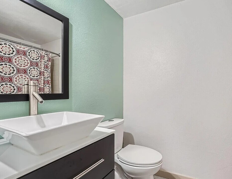 10440 W 83rd Ave in Arvada, CO - Building Photo
