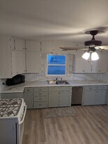 1300 5th St SE, Unit 2 in Waseca, MN - Building Photo