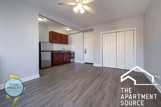 6930 N Greenview Ave in Chicago, IL - Building Photo - Building Photo