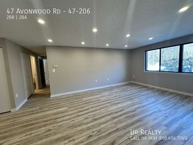 47 Avonwood Rd in Avon, CT - Building Photo - Building Photo