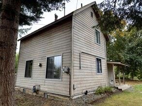 372 W Hickory St in Roseburg, OR - Building Photo - Building Photo