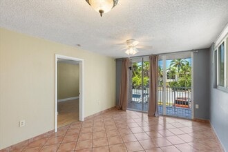 3930 S Roosevelt Blvd in Key West, FL - Foto de edificio - Building Photo