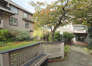 The Leighton Apartments in North Vancouver, BC - Building Photo - Building Photo