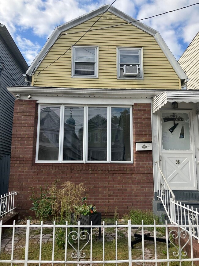 property at 98 W 27th St