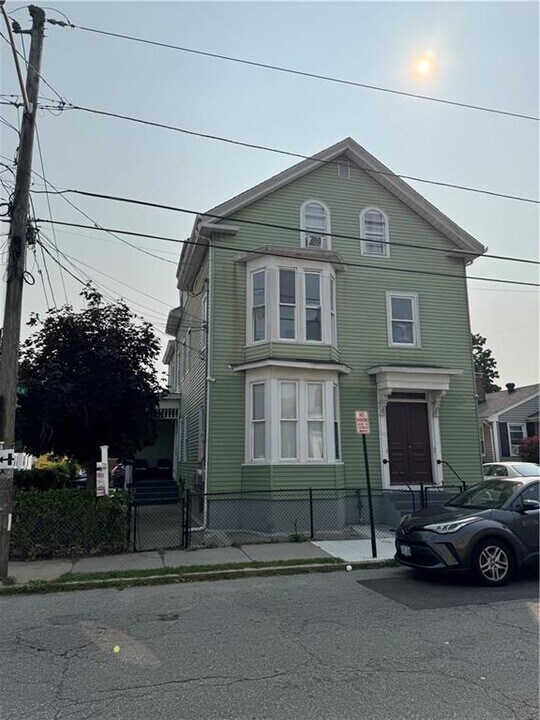23 Barrows St in Providence, RI - Building Photo