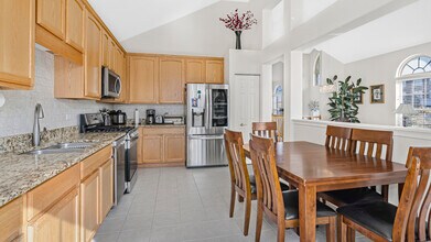 530 Prestwick Ln in Wheeling, IL - Foto de edificio - Building Photo