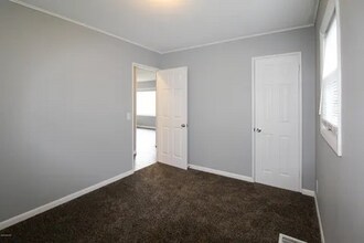 2314 Hillsdale Ave in Kalamazoo, MI - Building Photo - Building Photo