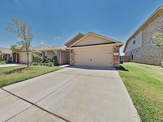728 Rutherford Dr in Crowley, TX - Building Photo - Building Photo