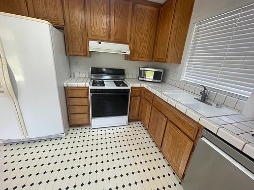 8336 Lonely Hill Way in Antelope, CA - Foto de edificio - Building Photo