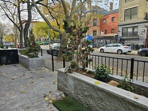 64-66 Grove St in Brooklyn, NY - Building Photo - Interior Photo