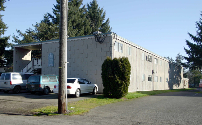 Carlyle Apartments in Lakewood, WA - Foto de edificio - Building Photo