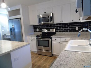 303 McCullough Ave NE in Huntsville, AL - Building Photo - Building Photo