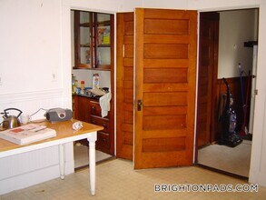 46 Mapleton St, Unit 2 in Boston, MA - Building Photo - Building Photo