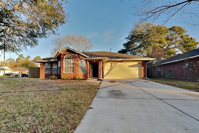 property at 2203 Longleaf Pines Ln