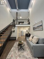 135 Station St in Belleville, ON - Building Photo