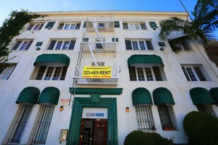 Artiste Apartments in Los Angeles, CA - Building Photo