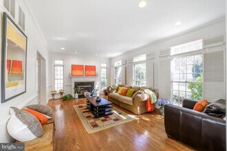 5119 Warren Pl NW in Washington, DC - Building Photo - Building Photo