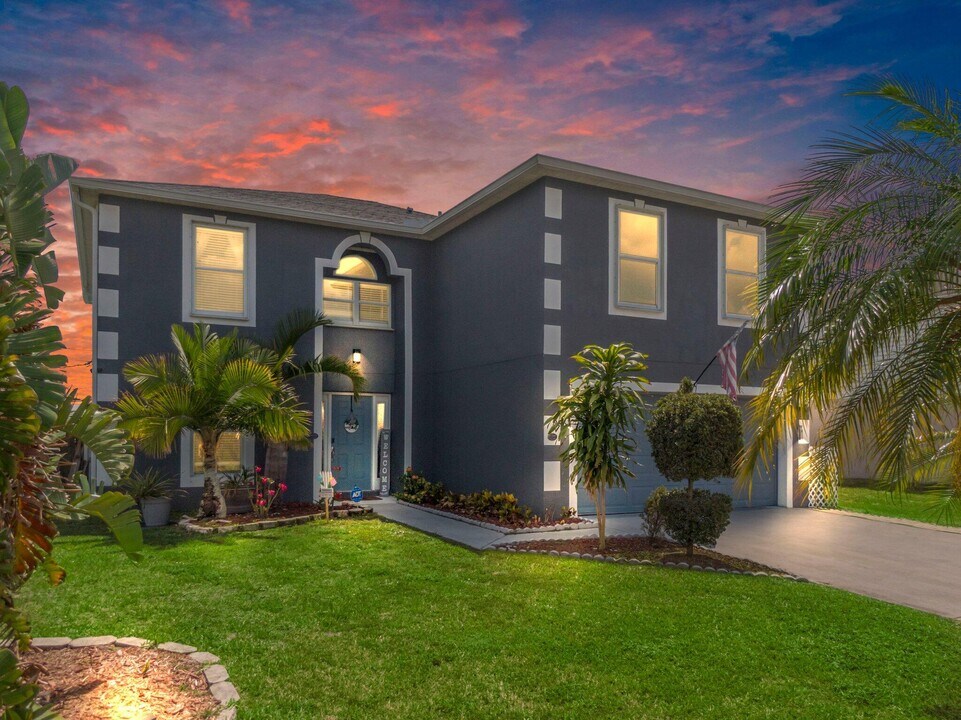 3861 SW Chaffin St in Port St. Lucie, FL - Building Photo