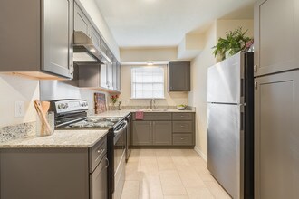 303 Skyline Rd, Unit D in Grand Prairie, TX - Building Photo - Building Photo