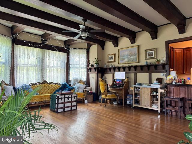 348 Green Ln in Philadelphia, PA - Building Photo