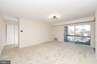 222 Echelon Rd, Unit Echelon Apt -8 in Voorhees, NJ - Building Photo - Building Photo