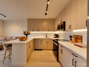 Sunset Towers in San Francisco, CA - Building Photo - Building Photo