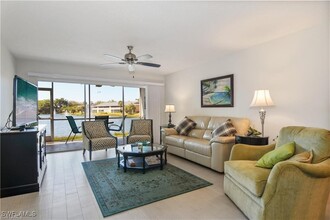 1250 Yesica Ann Cir in Naples, FL - Building Photo - Building Photo