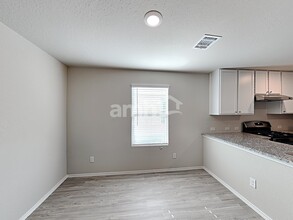 10410 Varmus Dr in Converse, TX - Building Photo - Building Photo