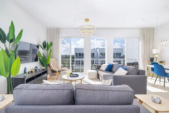 111 SE 2nd St, Unit 401 in Delray Beach, FL - Building Photo - Building Photo