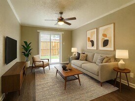 4335 Cedar Springs Rd in Dallas, TX - Building Photo