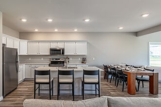 Summerfield Villas in Perrysburg, OH - Building Photo - Building Photo