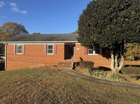 107 Emlee St in Lexington, NC - Building Photo