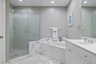 9520 Cypress Hammock Cir in Bonita Springs, FL - Building Photo - Building Photo