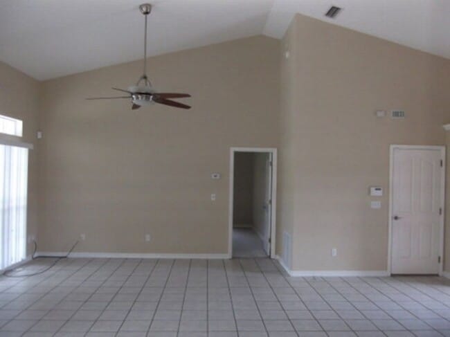 162 Barrington Dr in Palm Coast, FL - Building Photo - Building Photo