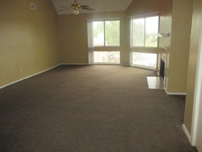 Hubbard's Ridge Apartments in Garland, TX - Foto de edificio - Interior Photo