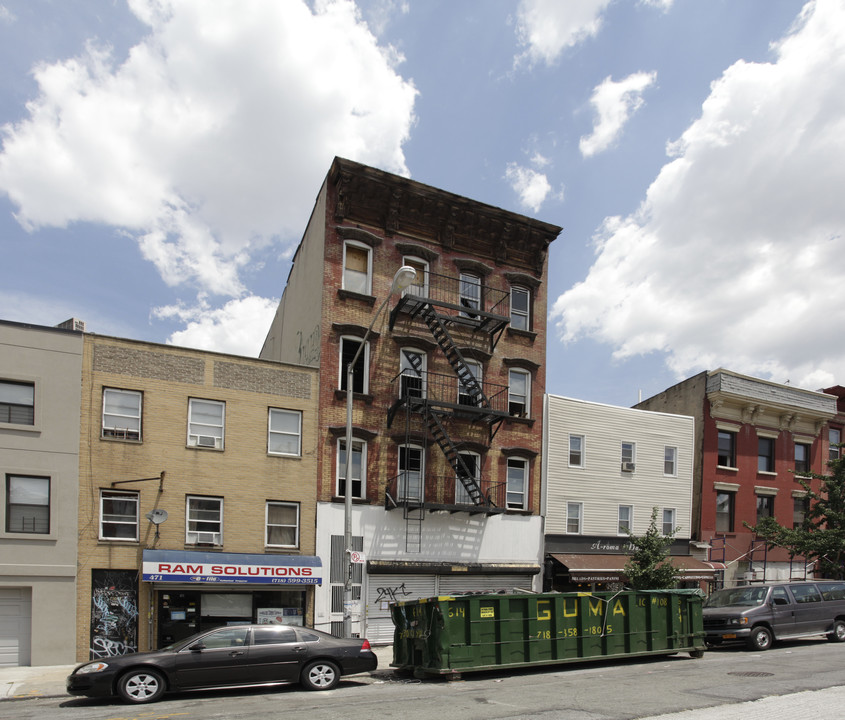 473 Grand St in Brooklyn, NY - Building Photo