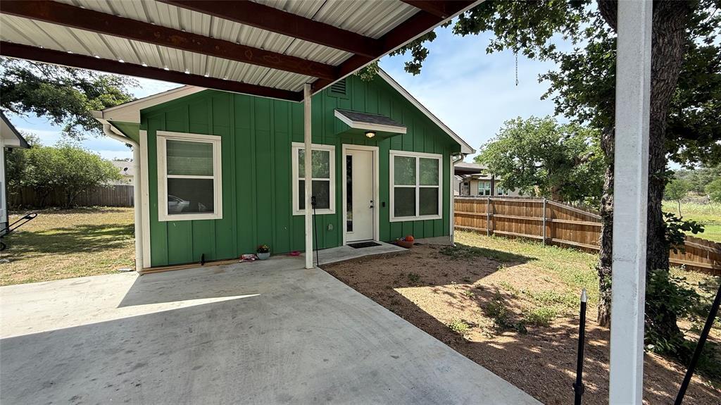 2415 Ridgeview Dr in Kingsland, TX - Building Photo