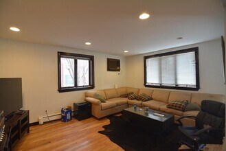 168 Auburn St, Unit A in Cambridge, MA - Building Photo - Building Photo