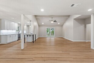 900 Morgan Hill Dr in Dripping Springs, TX - Building Photo