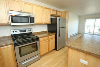 Collins Place Apartments in Mandan, ND - Building Photo - Interior Photo