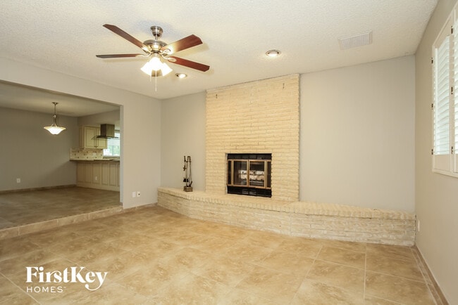 11202 N 38th Ave in Phoenix, AZ - Building Photo - Building Photo