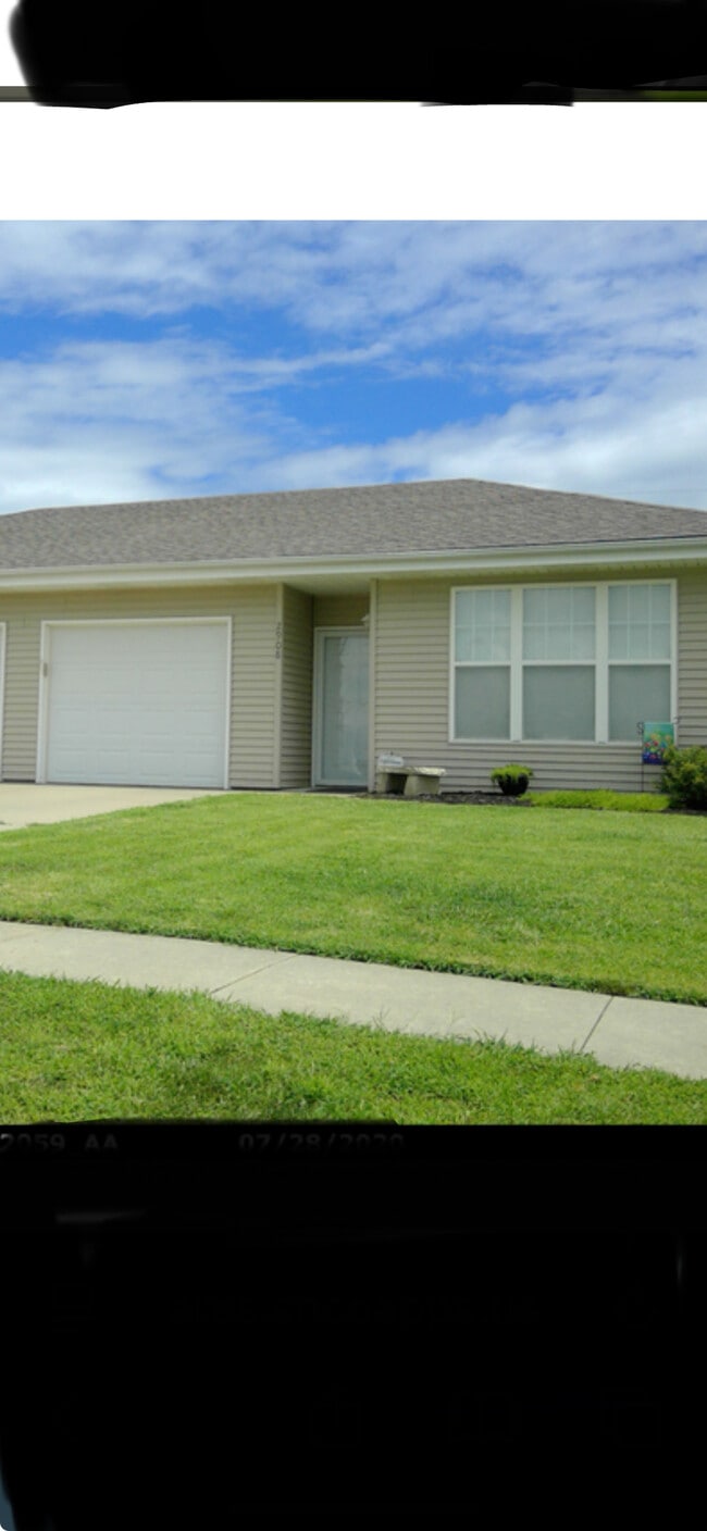 property at 2908 SE Walnut Dr