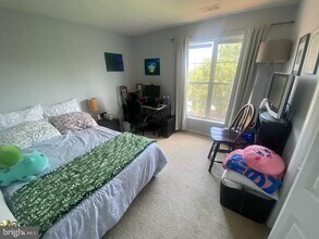 44232 Mossy Brook Square in Ashburn, VA - Building Photo - Building Photo